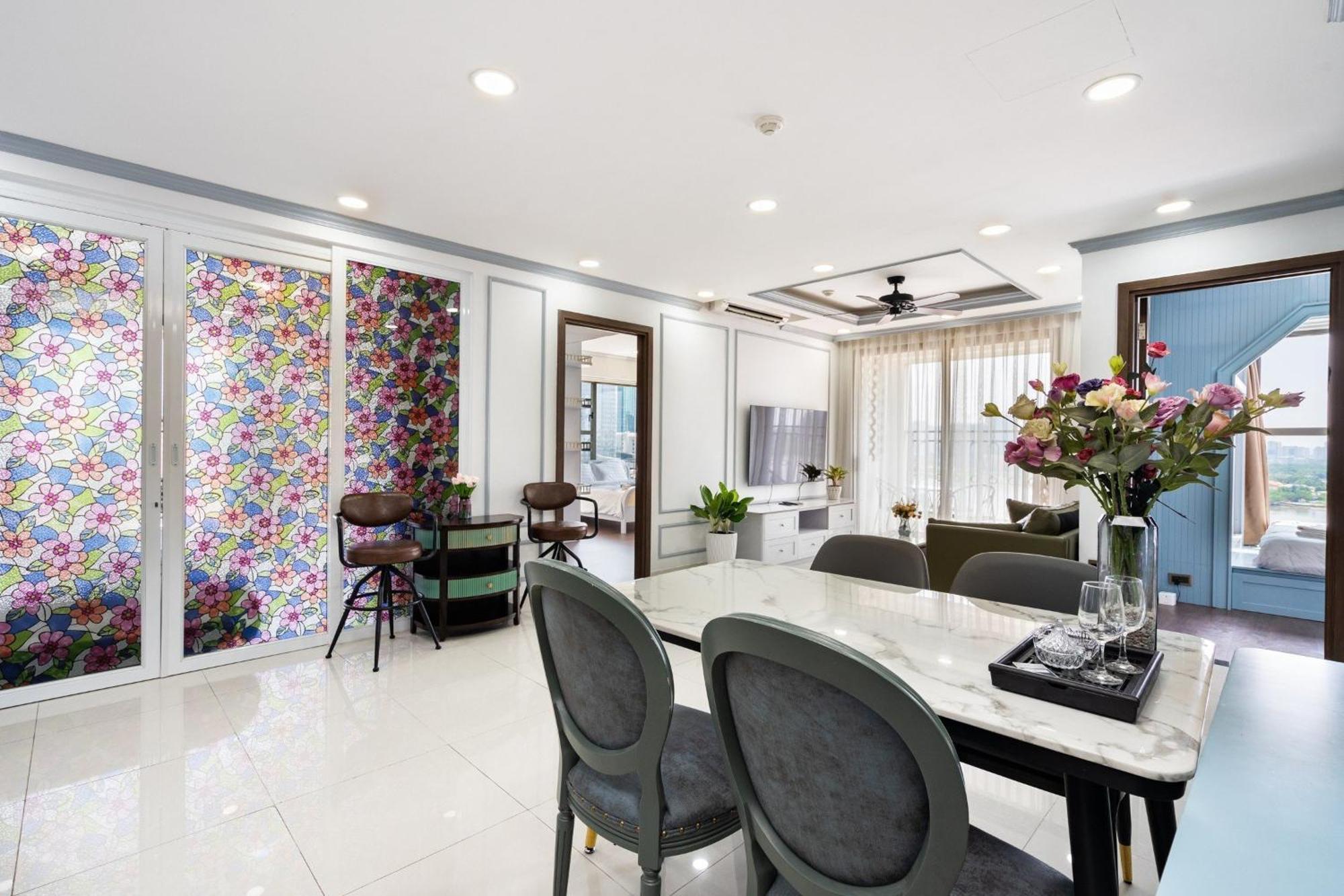 Lyn's Home-river Gate- Pool- Gym-pick Up * TP. Hồ Chí Minh